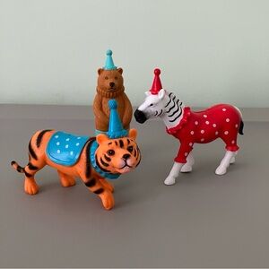 Playful Animal Party Playset with Hats